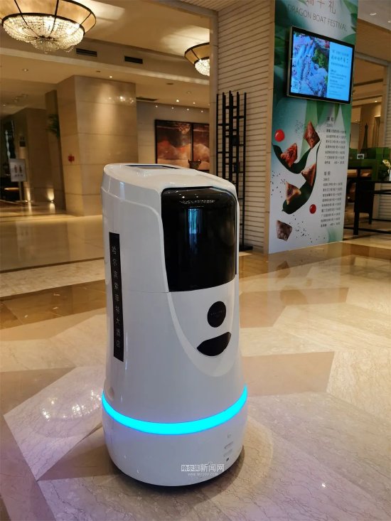 咖啡制作、自主配送全覆盖!首届北京智慧酒店机器人大赛解锁服务新范式(图1)